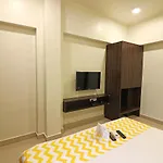Fabhotel Rajdhani Pune Railway Sation